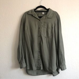 Old Navy Button Down Top in Olive (Medium)